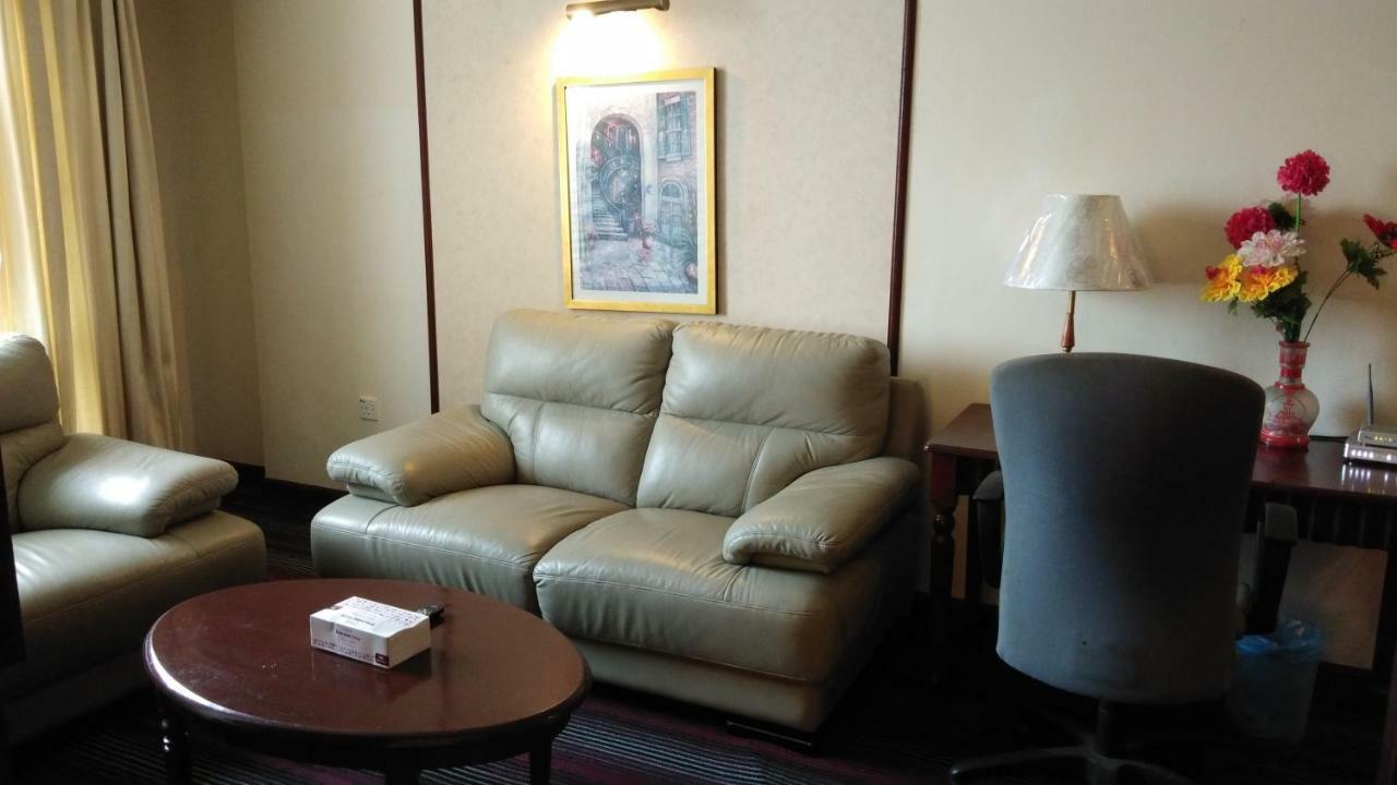 Best Service Suite At Times Square Kuala Lumpur Buitenkant foto